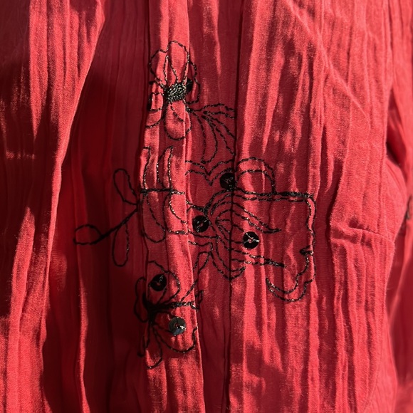 Women’s Petite Floral Embroidered Button Up - Picture 3 of 5